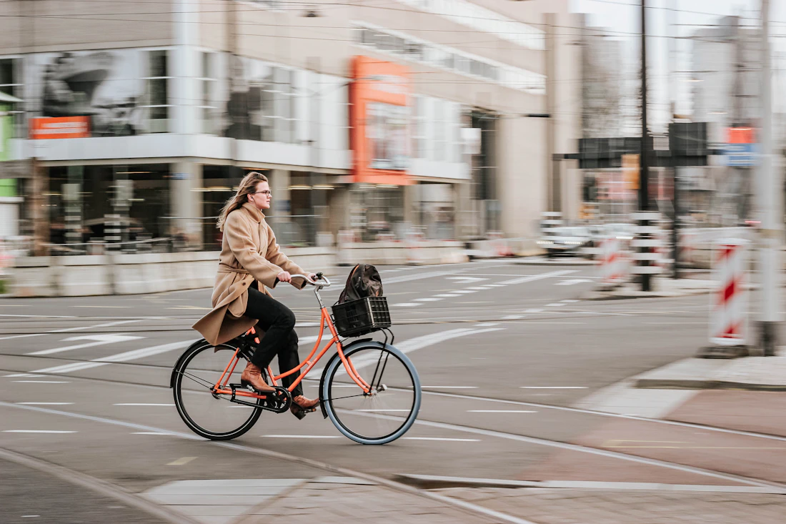Rider on an Element city bike