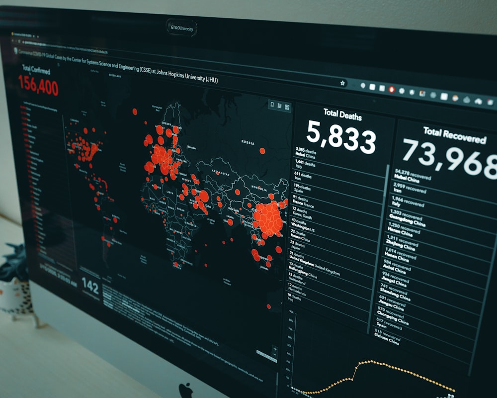 monitor per computer a schermo piatto nero