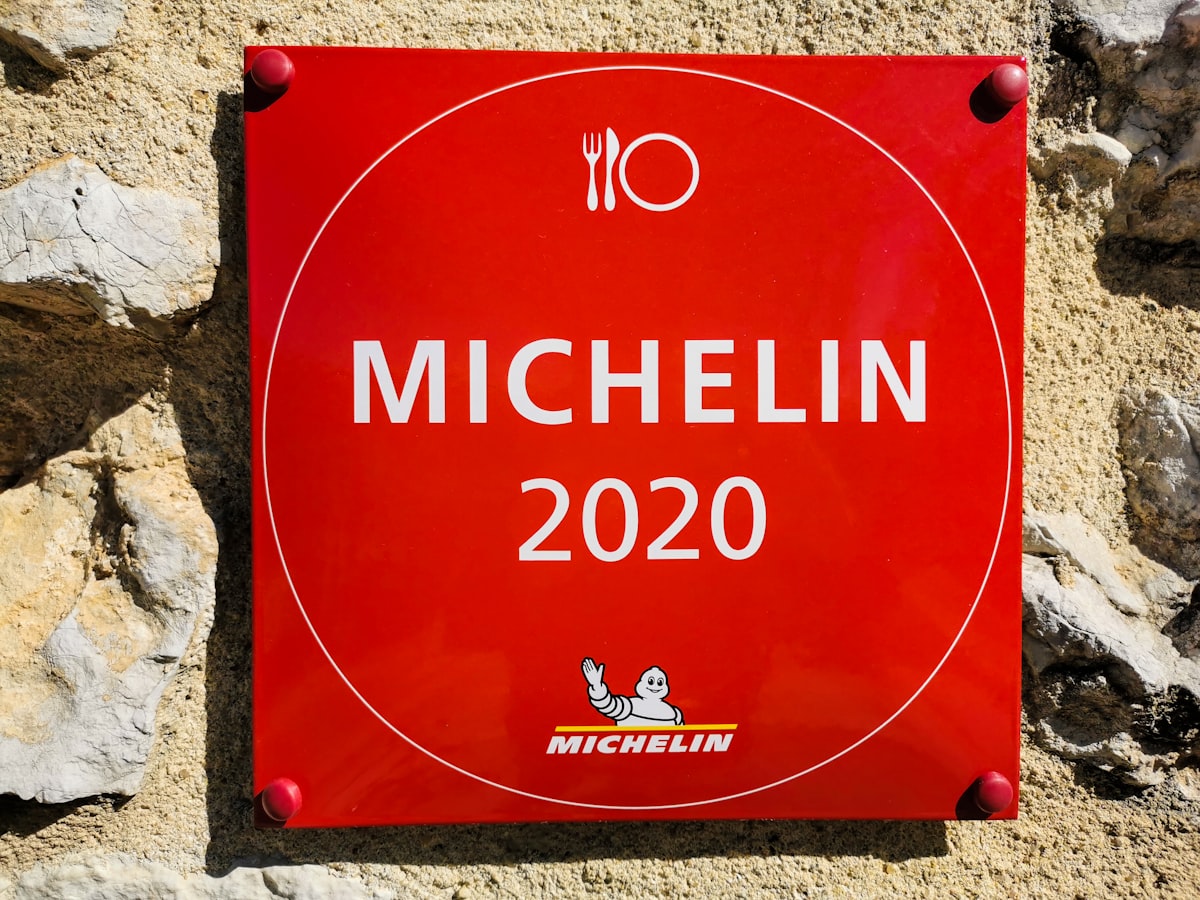 Vì sao hãng lốp xe Michelin lại đốt tiền cho ẩm thực?