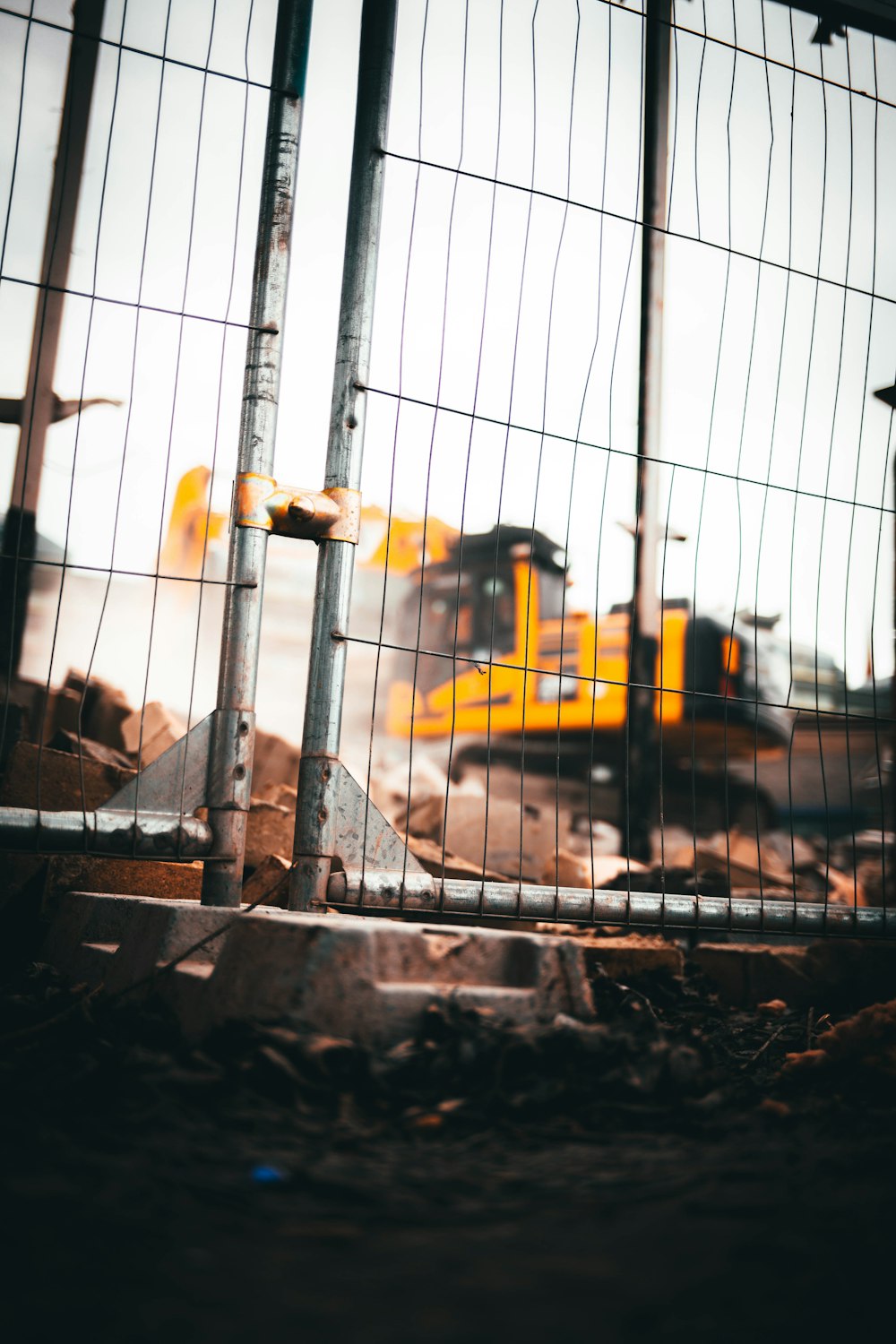 yellow and black heavy equipment