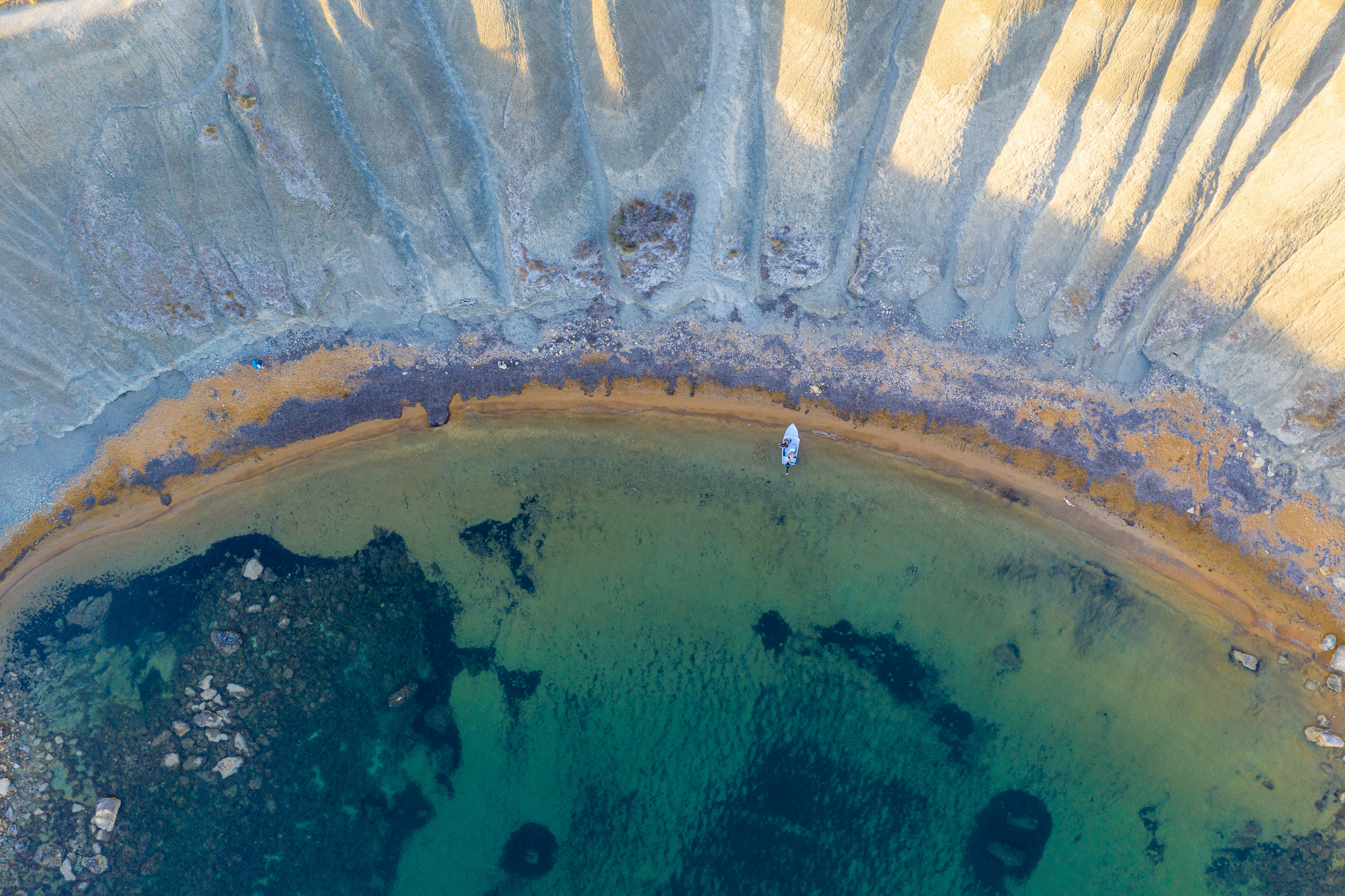 brown and white round water fountain, 