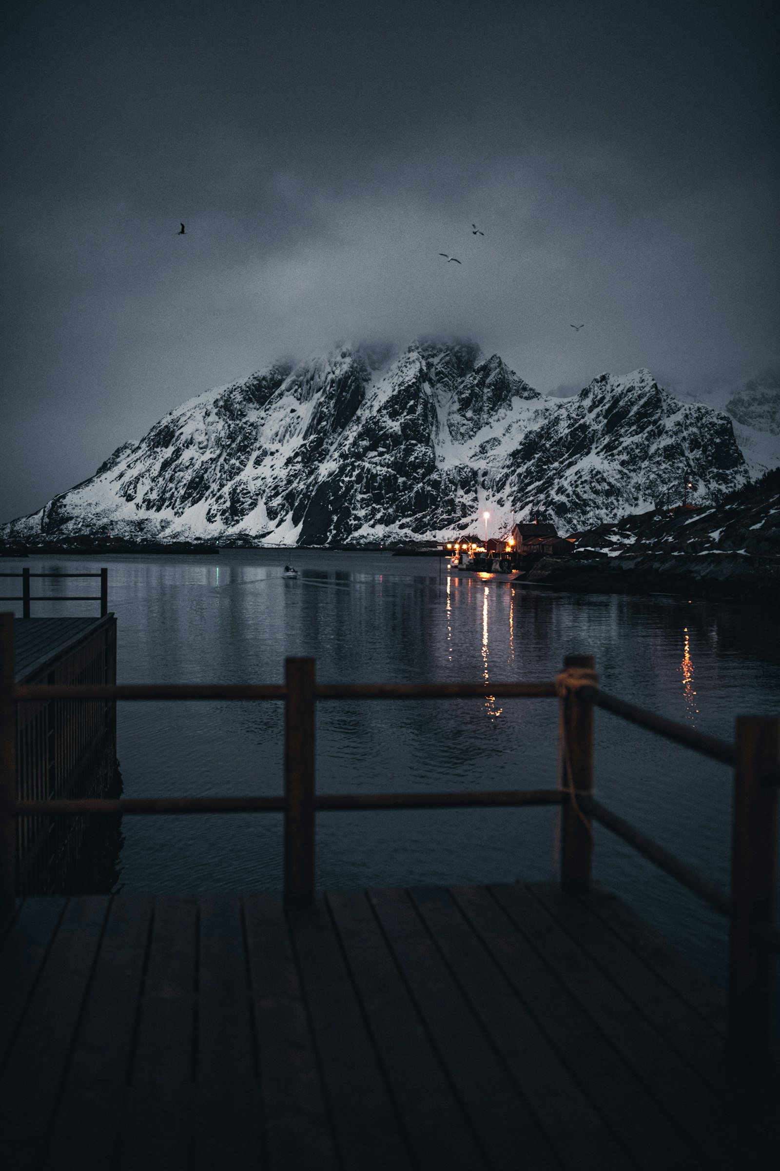 Nikon D850 + Sigma 35mm F1.4 DG HSM Art sample photo. Brown wooden dock on photography