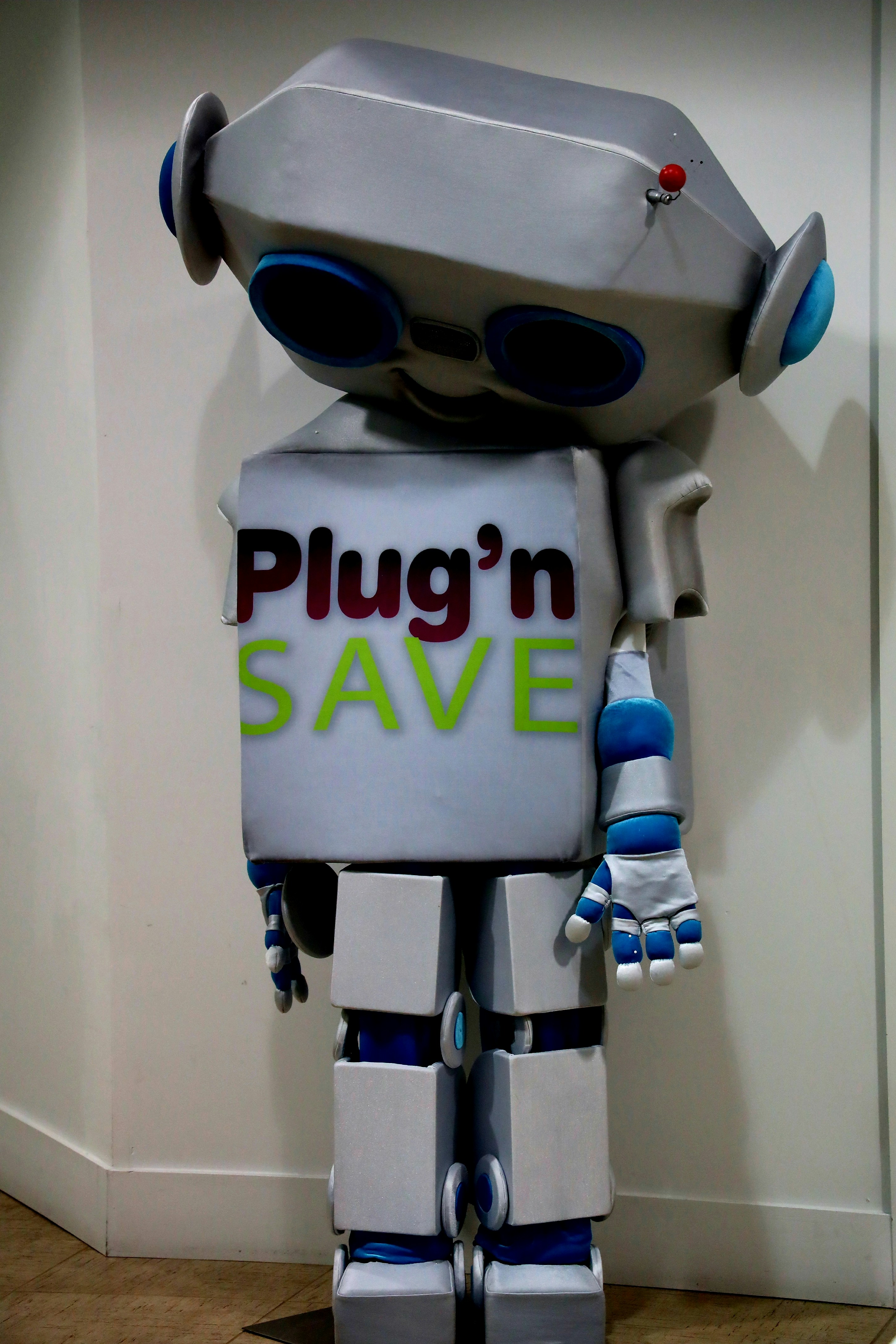 حزب سياسي يكتشف أن أحد مرشحيه هو روبوت آلي أثناء الحملة الانتخابية