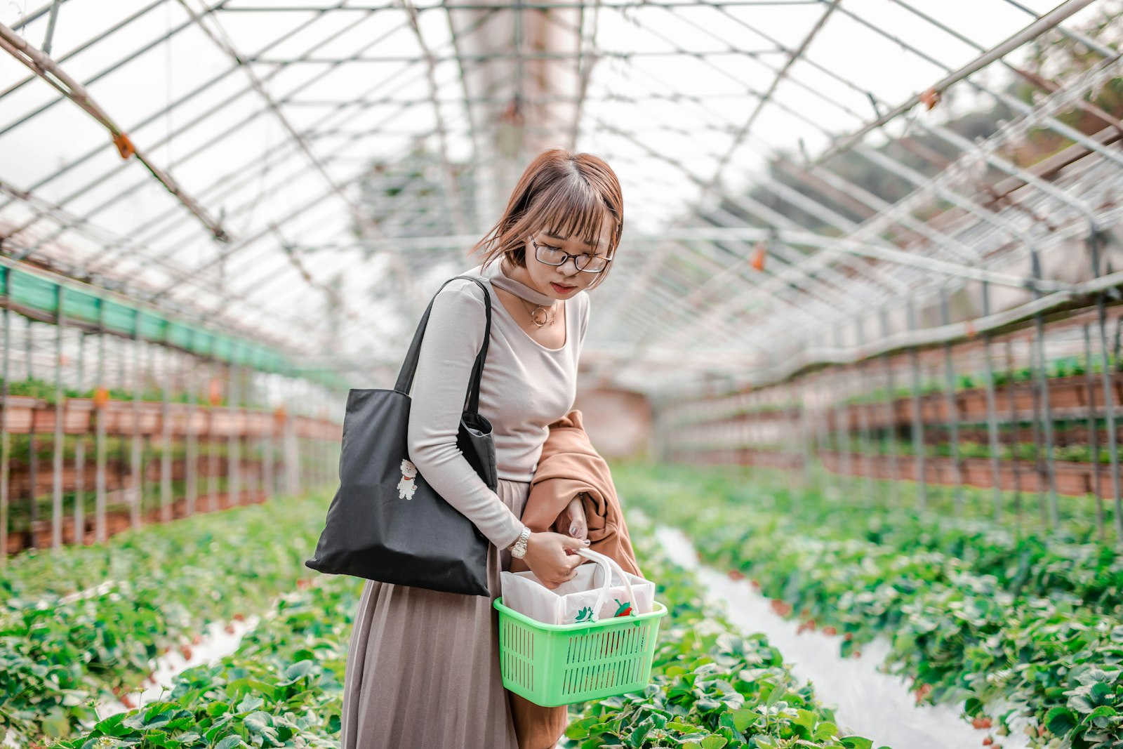 Canon EOS 6D + Sigma 50mm F1.4 EX DG HSM sample photo. Woman in black and photography