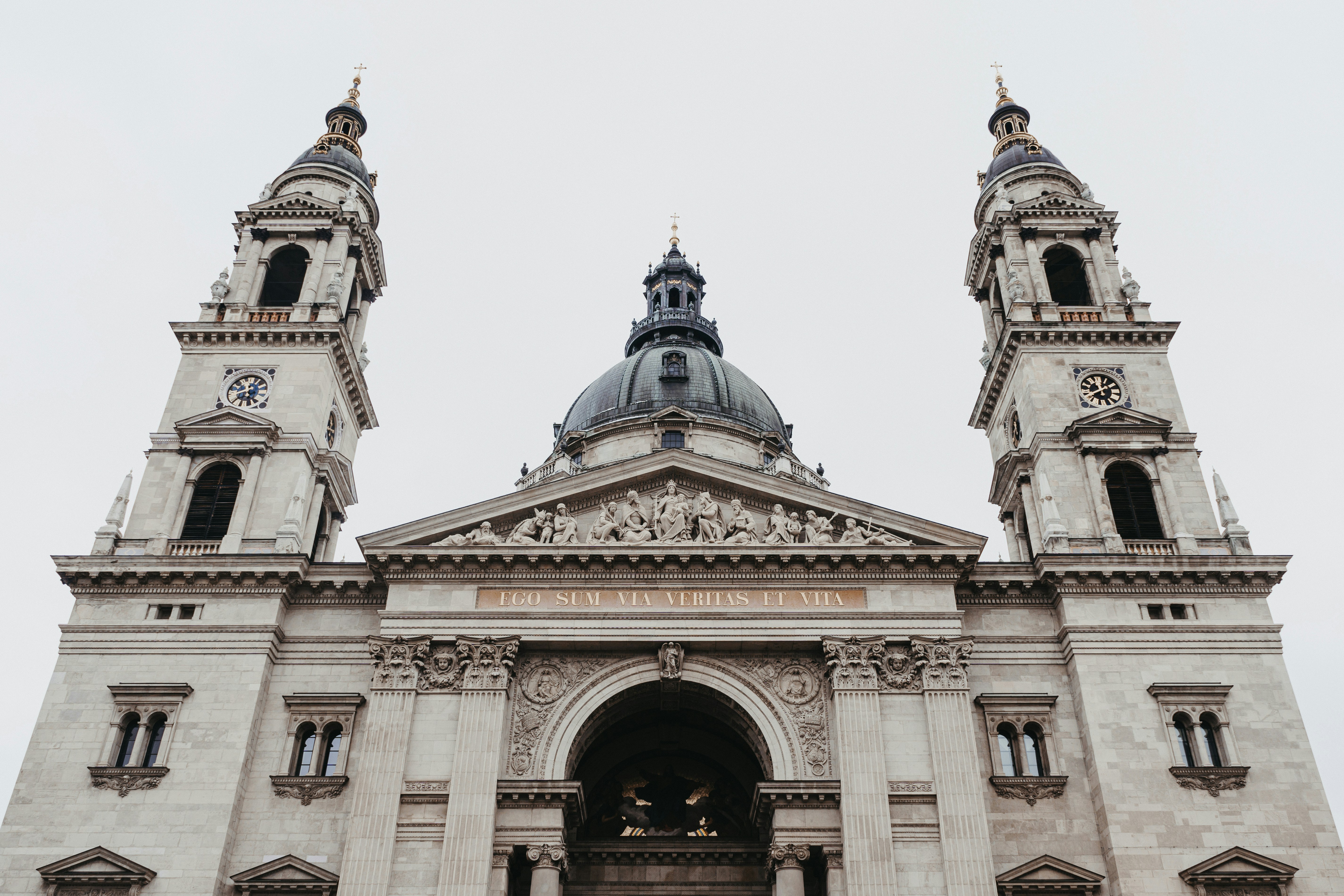 élő közvetités a szent angyalok templomból remix