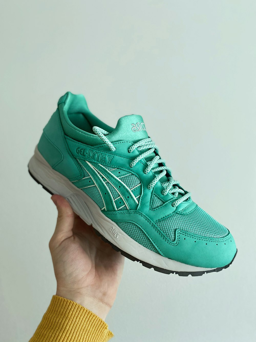Asics Pictures | Download Free Images on Unsplash
