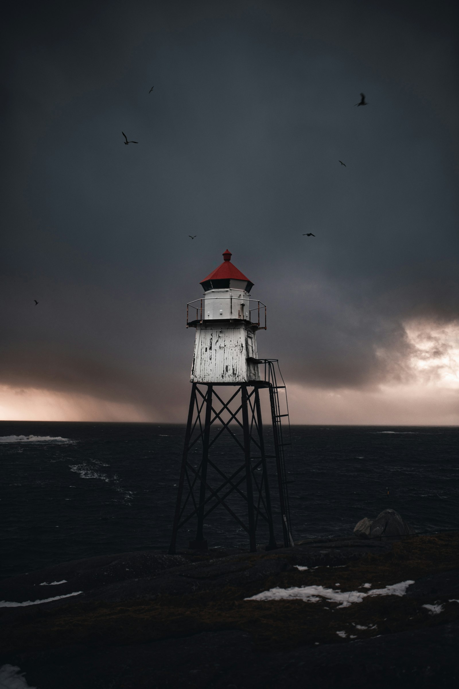 Nikon D850 + Sigma 35mm F1.4 DG HSM Art sample photo. White and red lighthouse photography