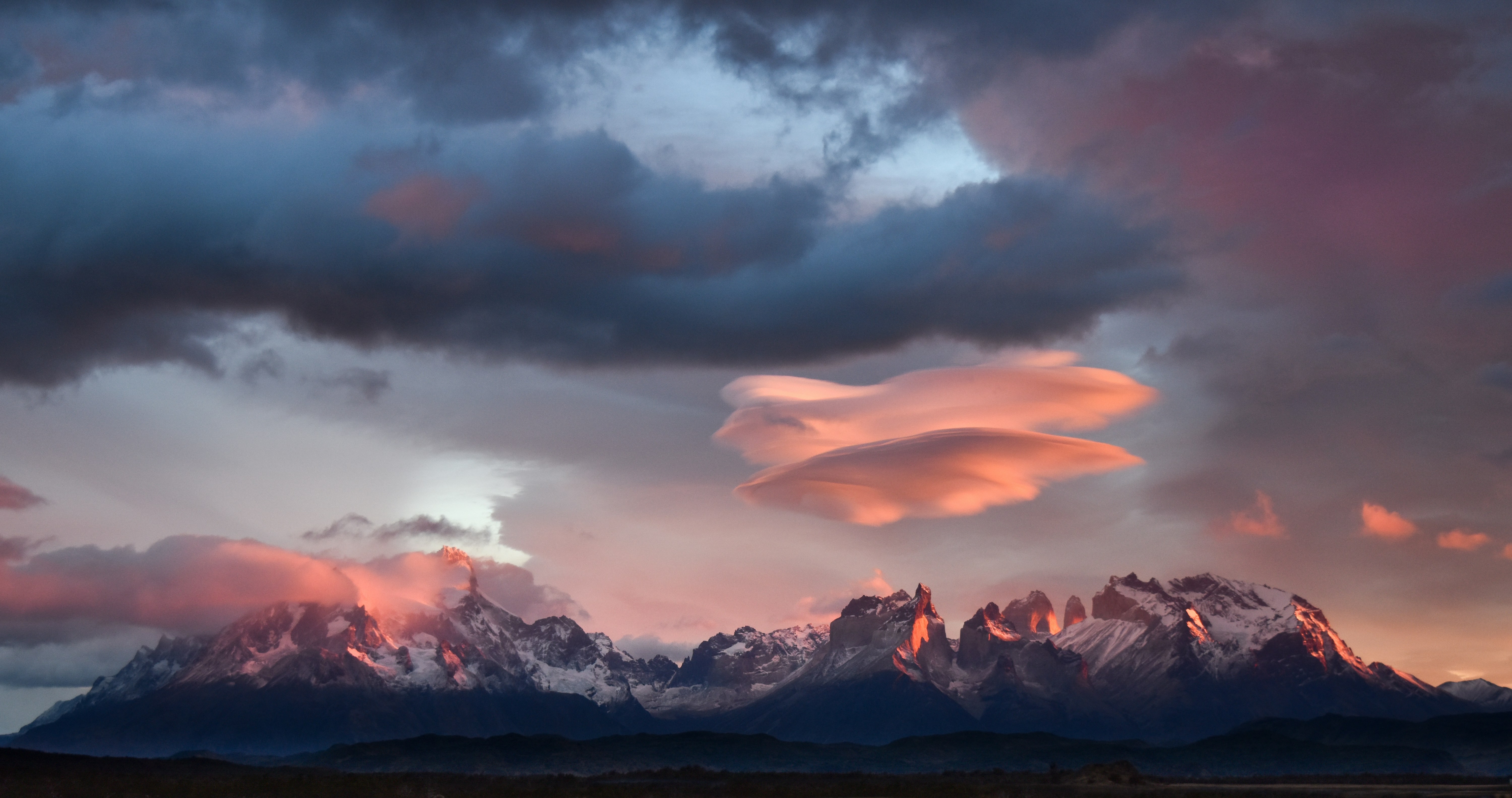 Lenticular sunrise - Torres del Paine, Chile - 08:36 am