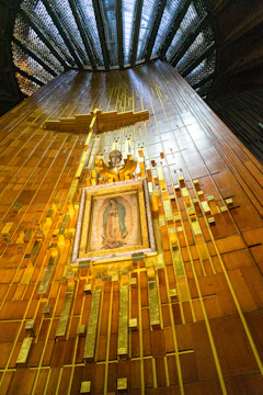 gold and white concrete building