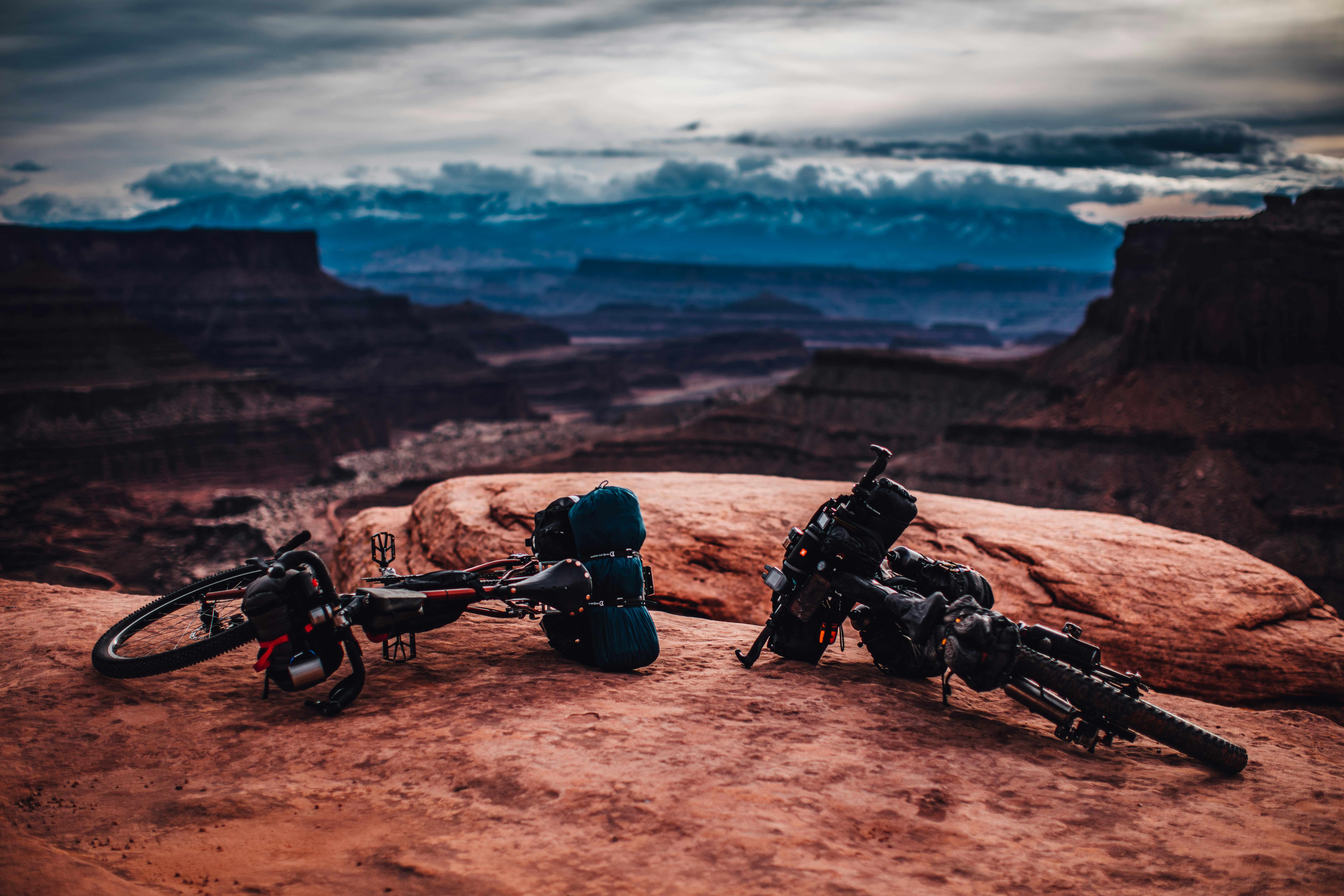 Photo by worldsbetweenlines