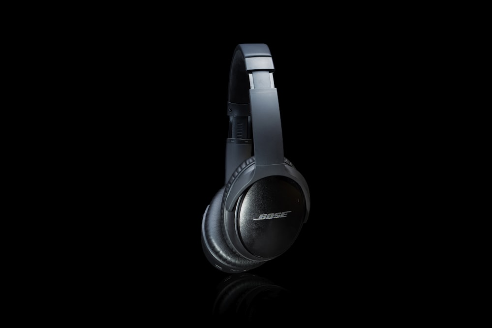 black and gray sony headphones