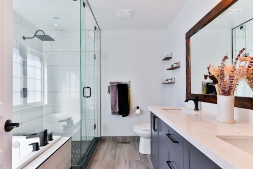 Kamar mandi setelah renovasi dengan produk LUXURY12