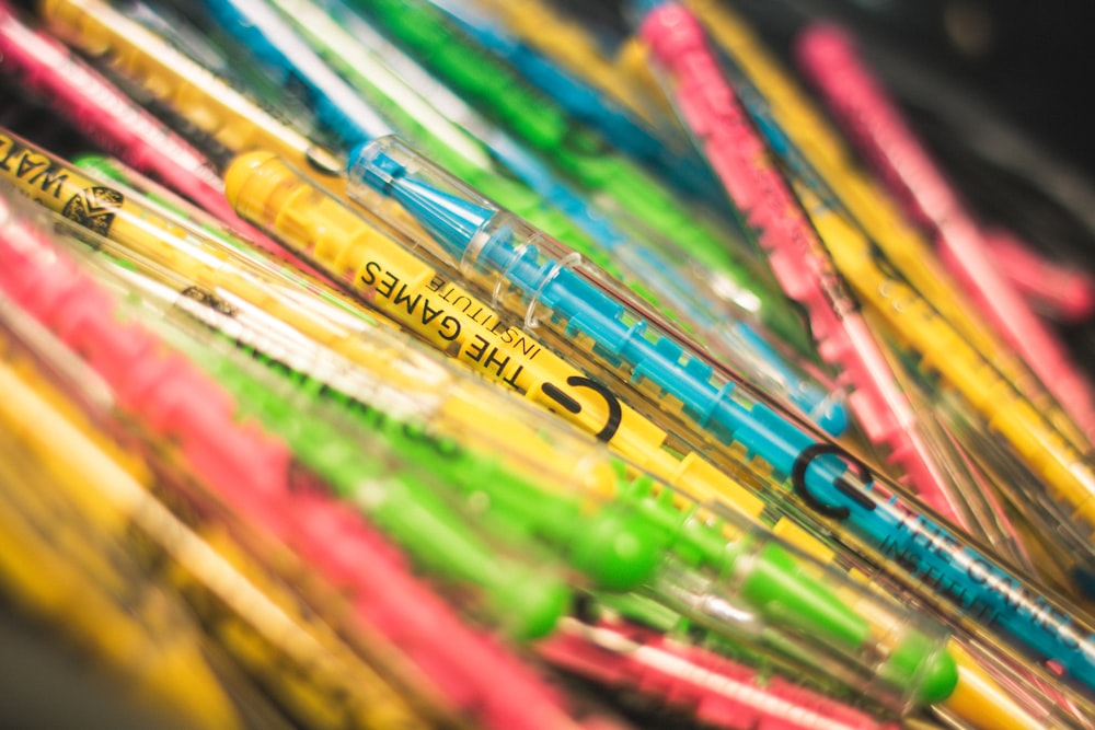 multi colored pen lot in close up photography