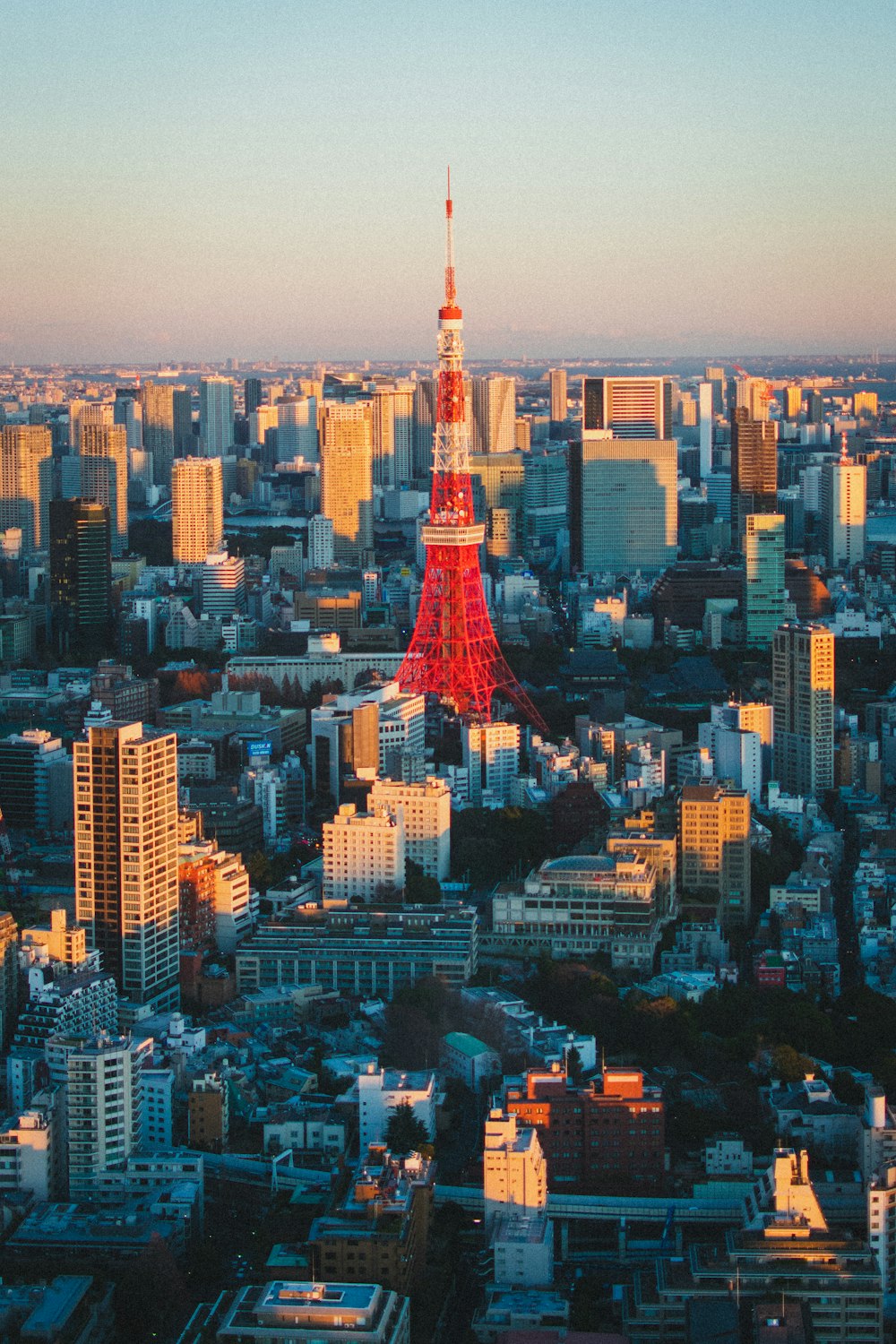 Vista aérea de los edificios de la ciudad durante el día