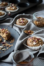 cupcakes on gray round tray