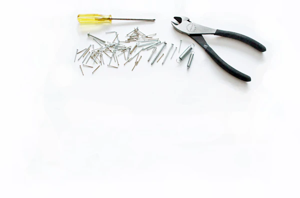 Screwdriver and hand tools