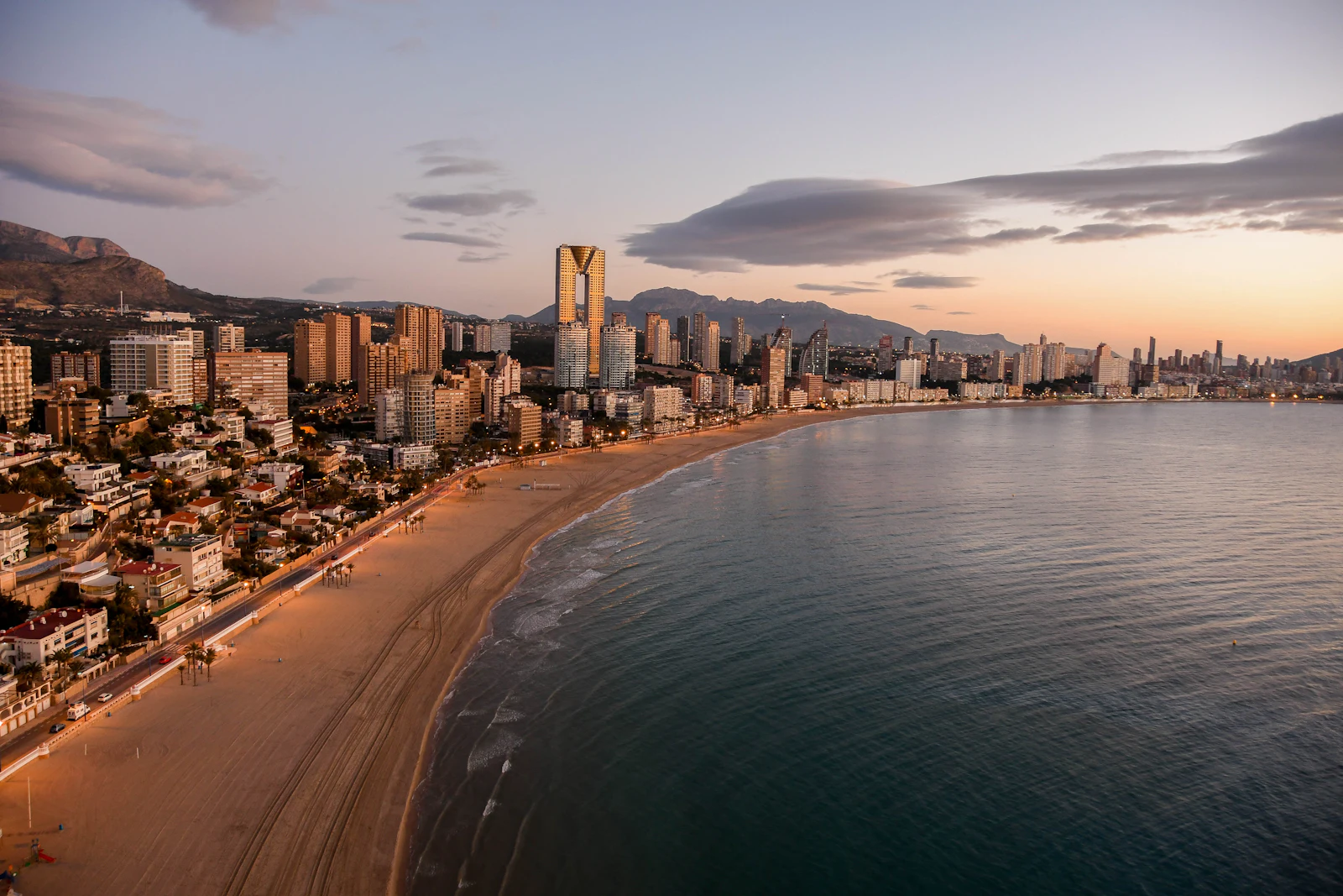 Panorama Benidorm o wschodzie słońca