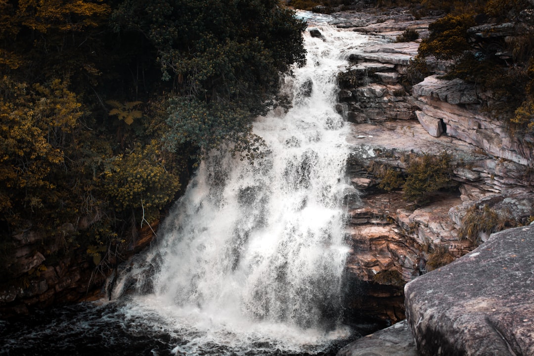travelers stories about Waterfall in Trilha Para Poço Do diabo, Brasil