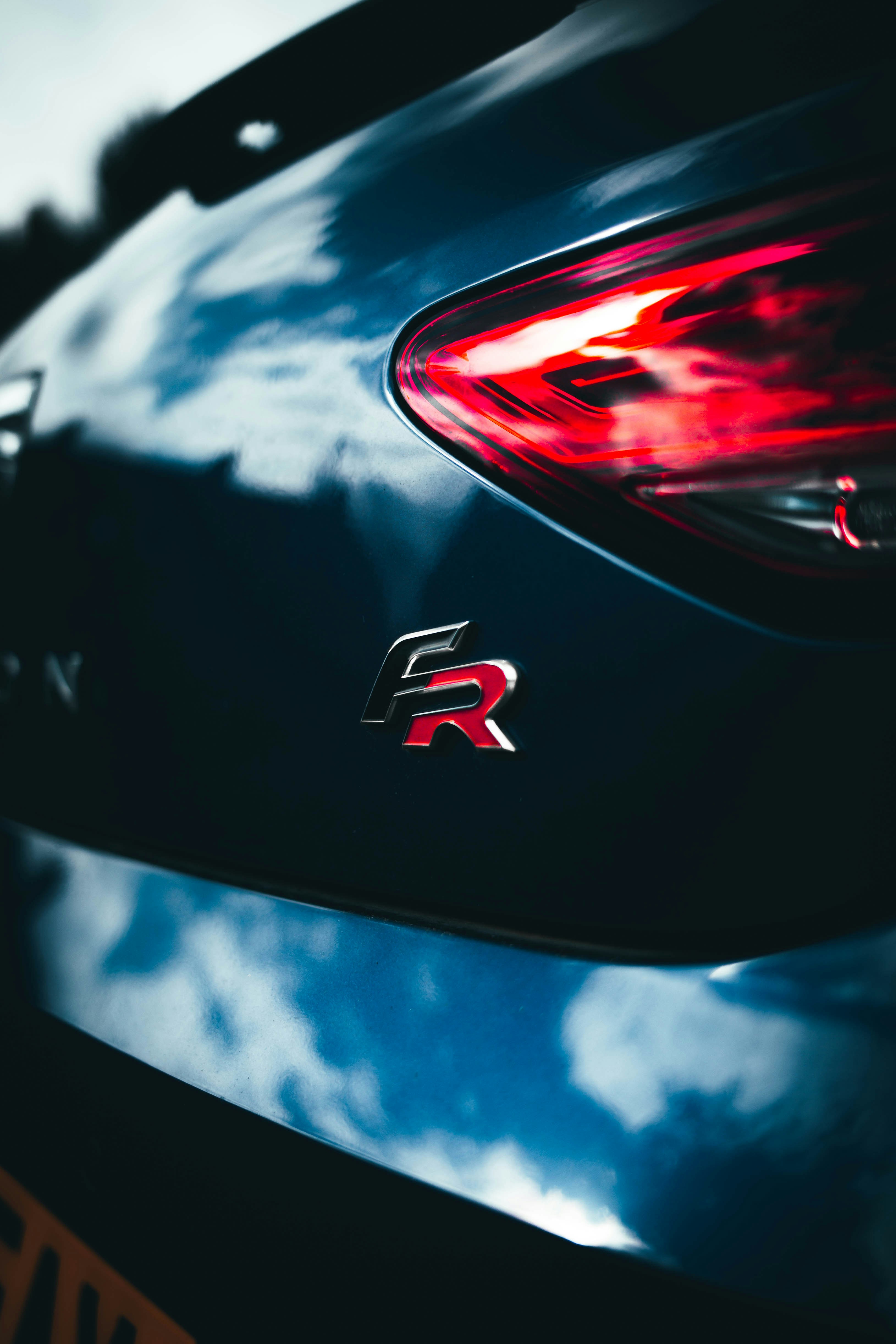 schwarz-rotes Autorücklicht