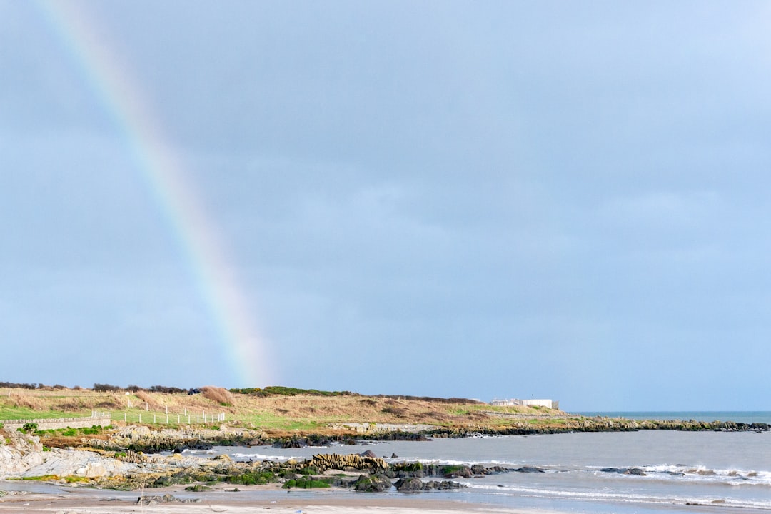 travelers stories about Shore in Clogherhead, Ireland