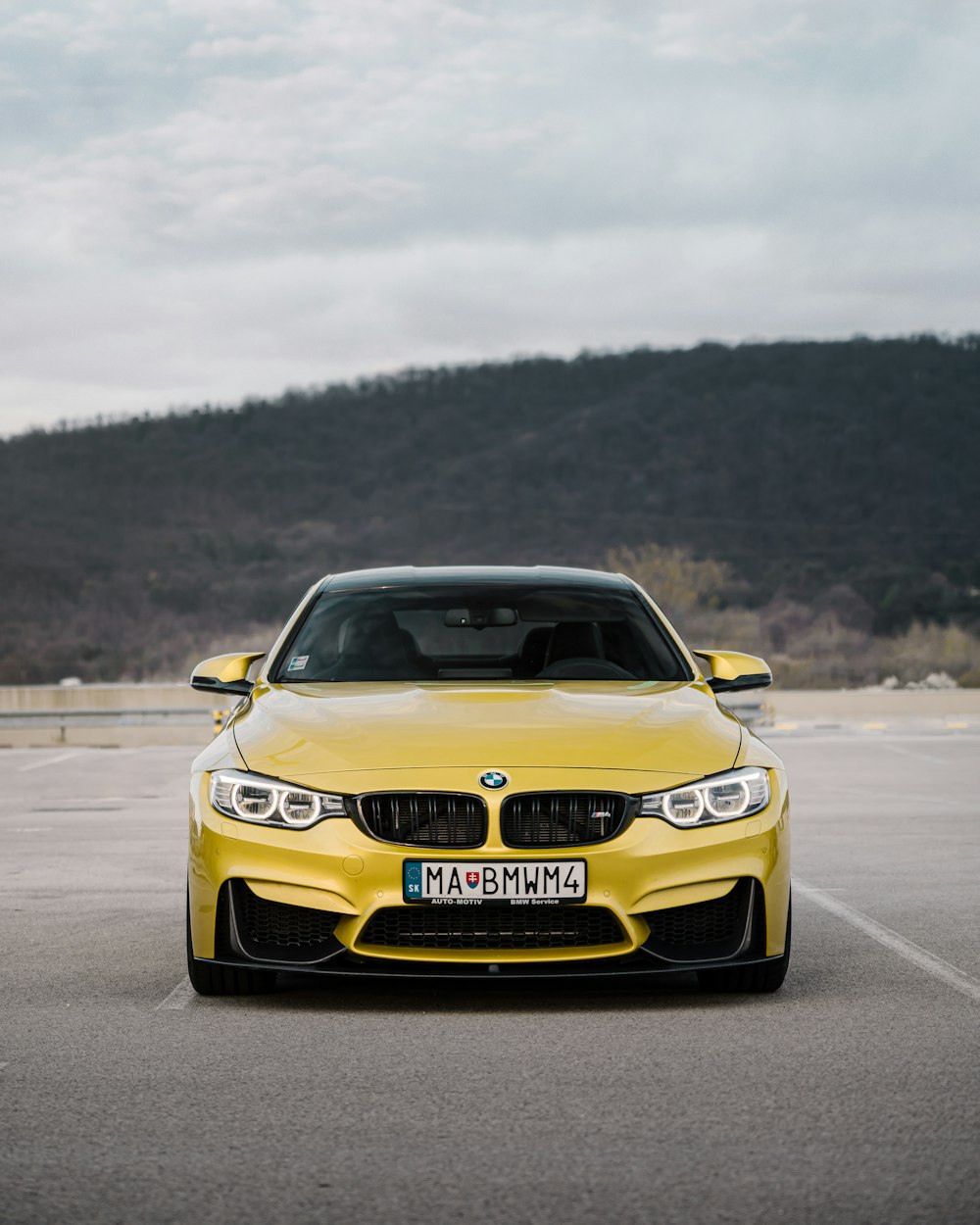 Foto zum Thema Weiße BMW Motorhaube – Kostenloses Bild zu Blau auf Unsplash