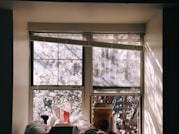 Petit espace maison lumineux rangement monde interieur 2026