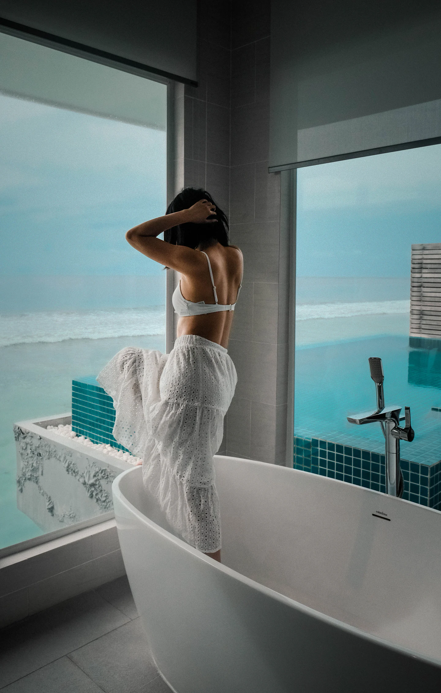 Baño de piedra de la Suite Mar