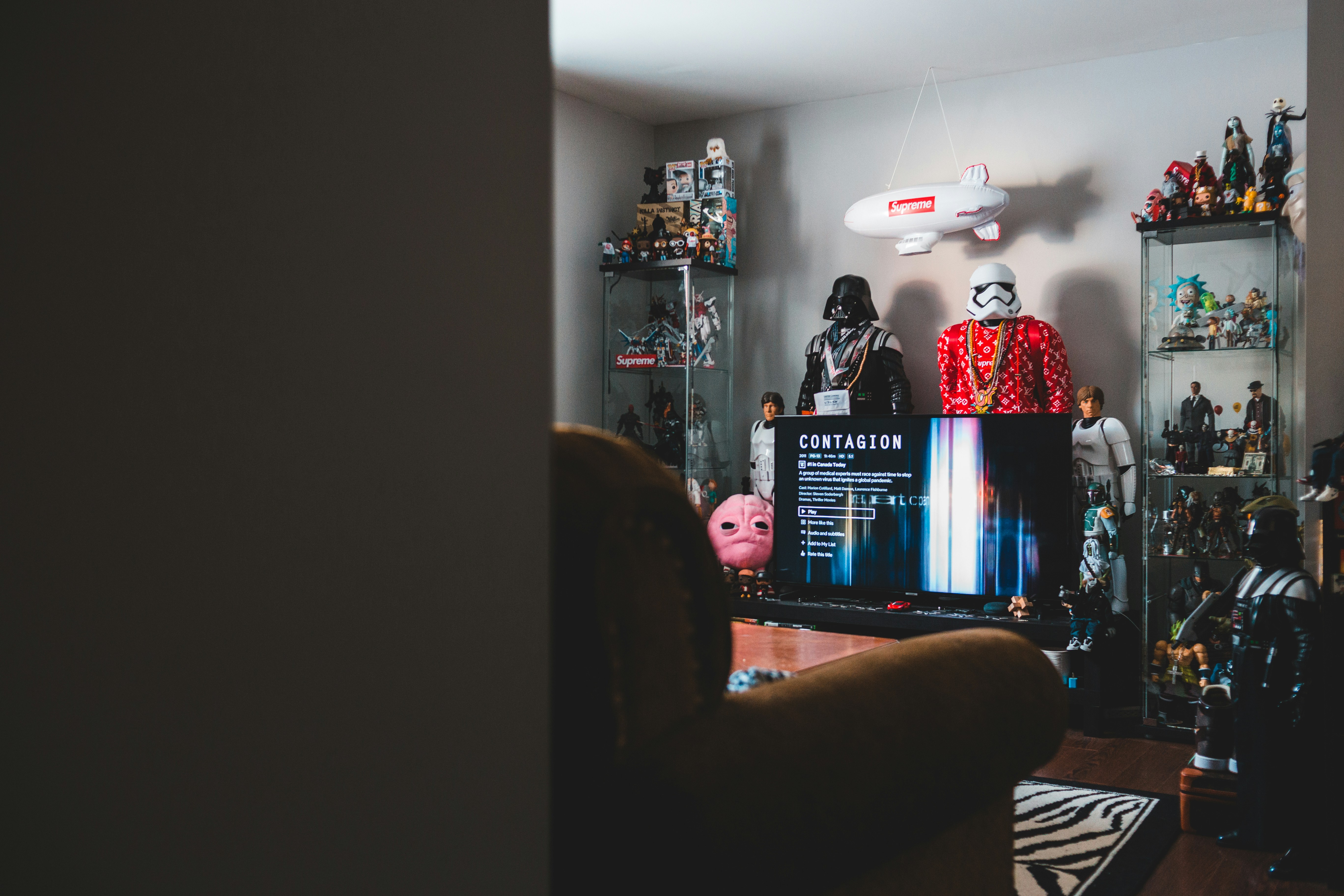 photo-1584905066896-24934a3d0963?ixid=M3wxMjA3fDB8MXxzZWFyY2h8N3x8a2twb2tlciUyMHJldmlld3xlbnwwfHx8fDE3NDkwODE2MTZ8MA\u0026ixlib=rb-4.1.0