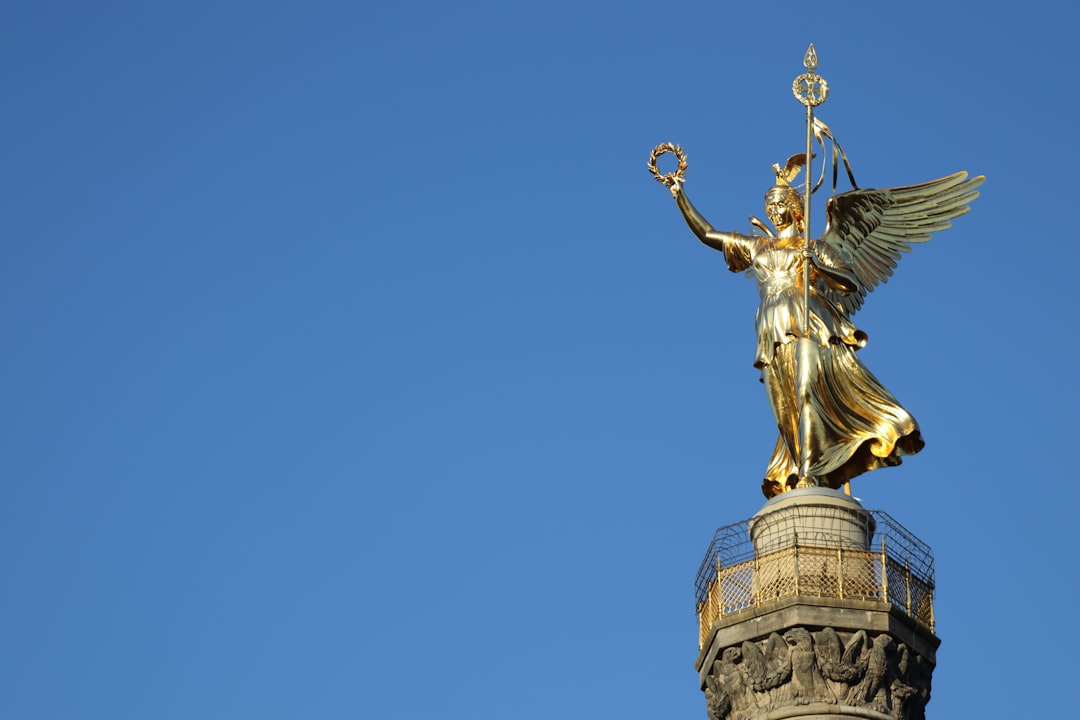 travelers stories about Landmark in Victory Column, Germany