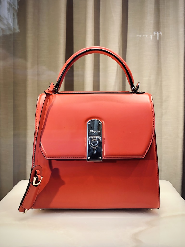The Sienne Top-Handle