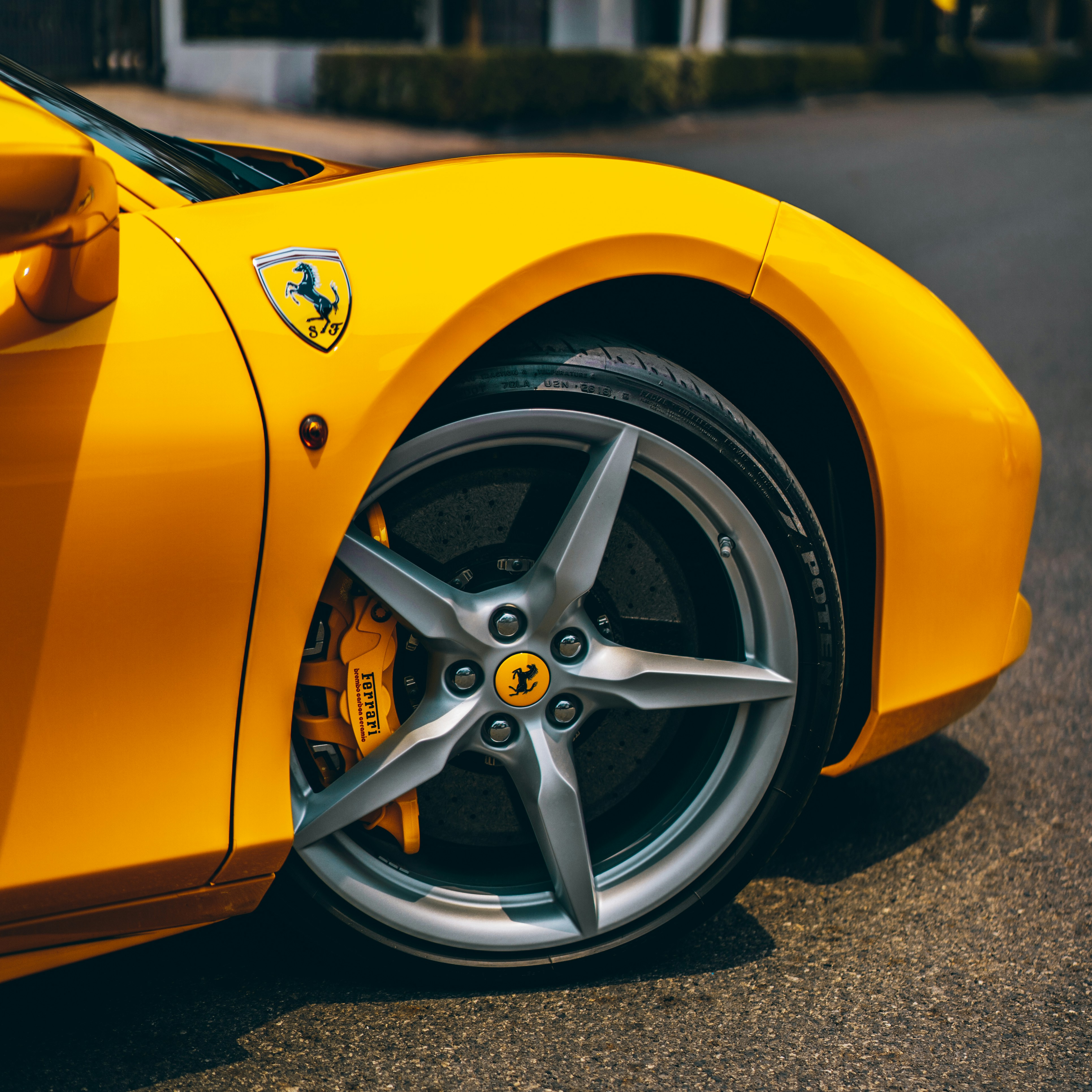 Vitrine De Carros De Luxo Modelo Ferrari PNG , Carro Esportivo Amarelo,  Veículo De Luxo, Design De Alto Desempenho PNG Imagem para download gratuito, image size:3000x3000