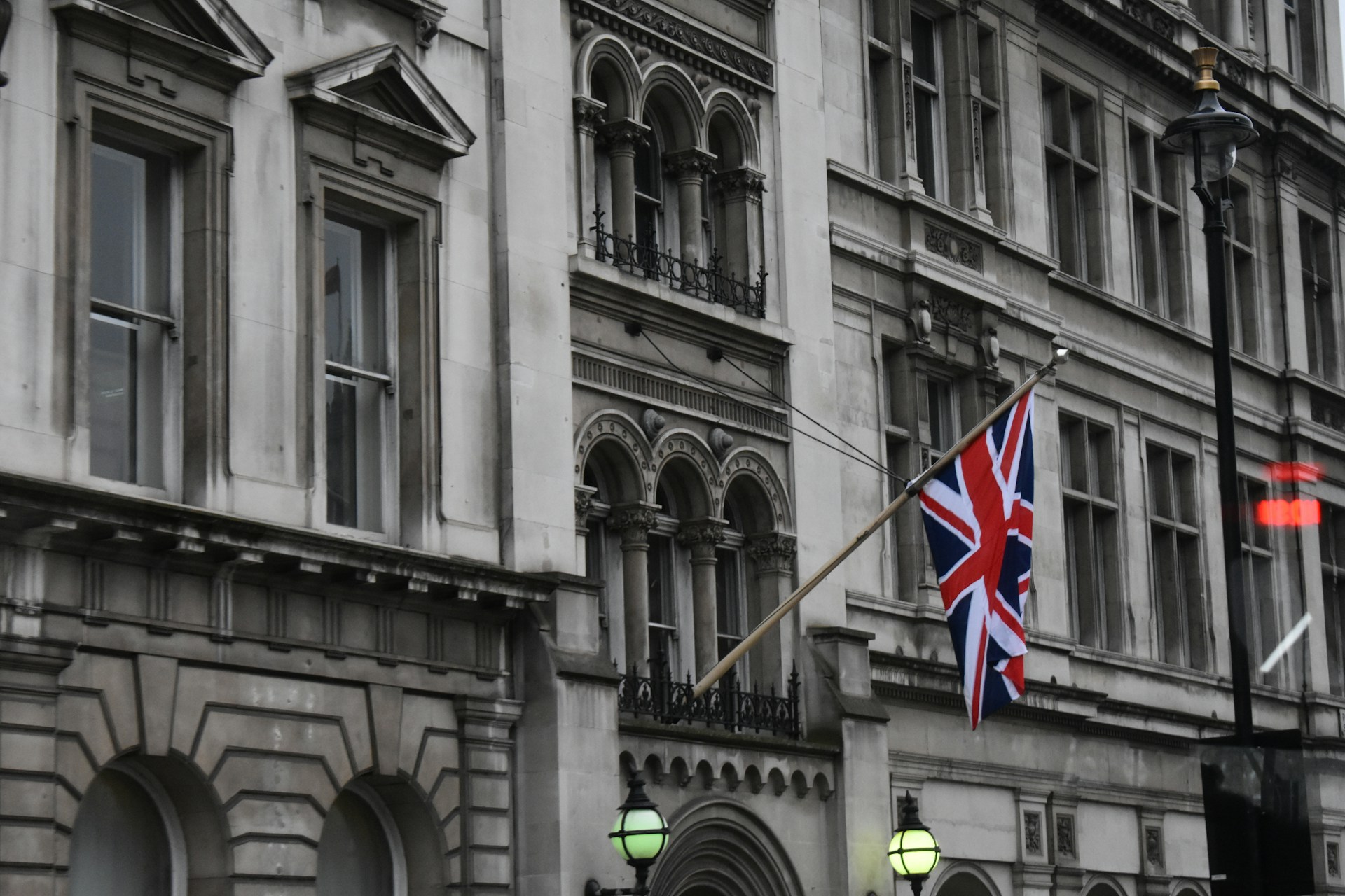 flag of us a on building