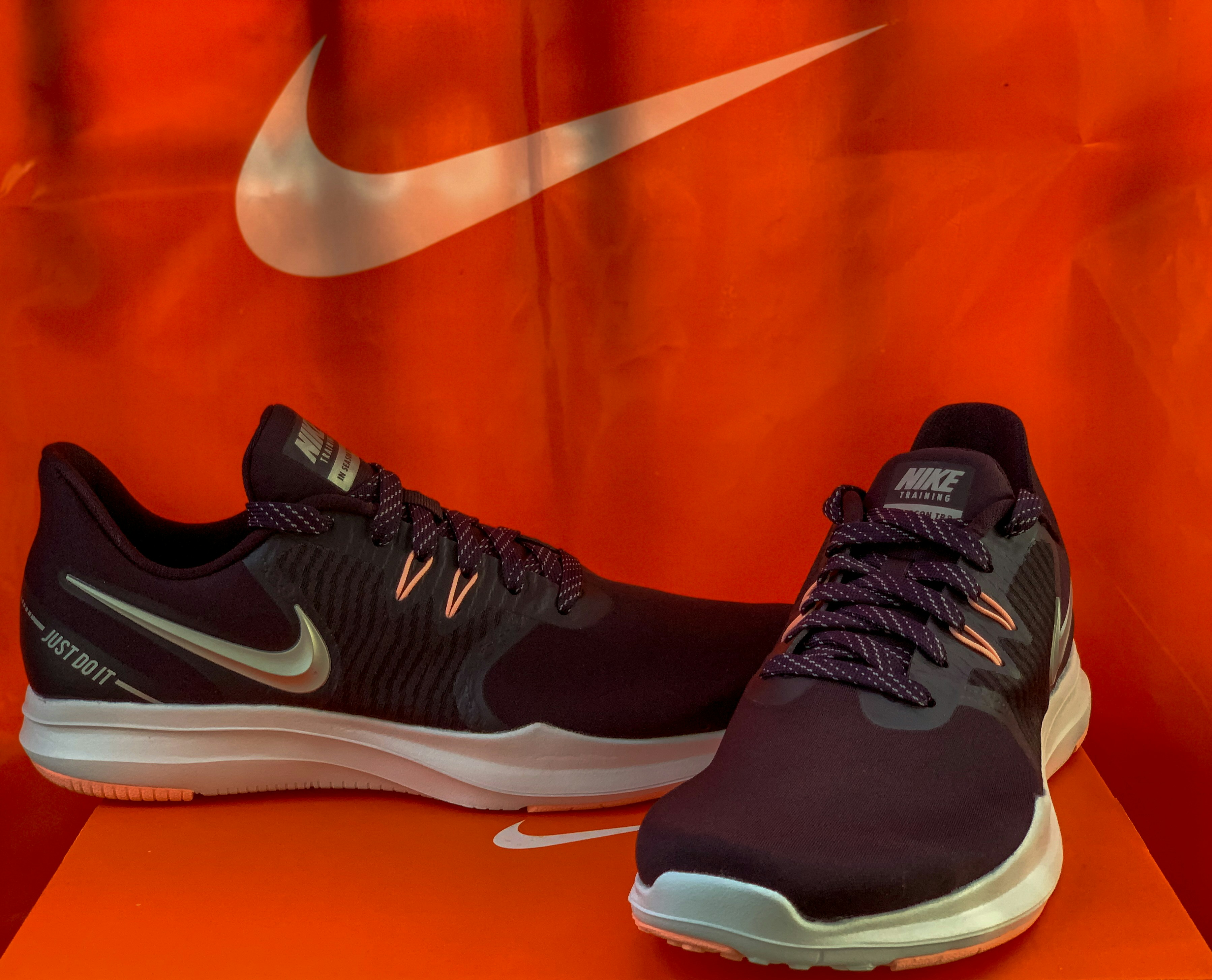 cheap black and white nike shoes