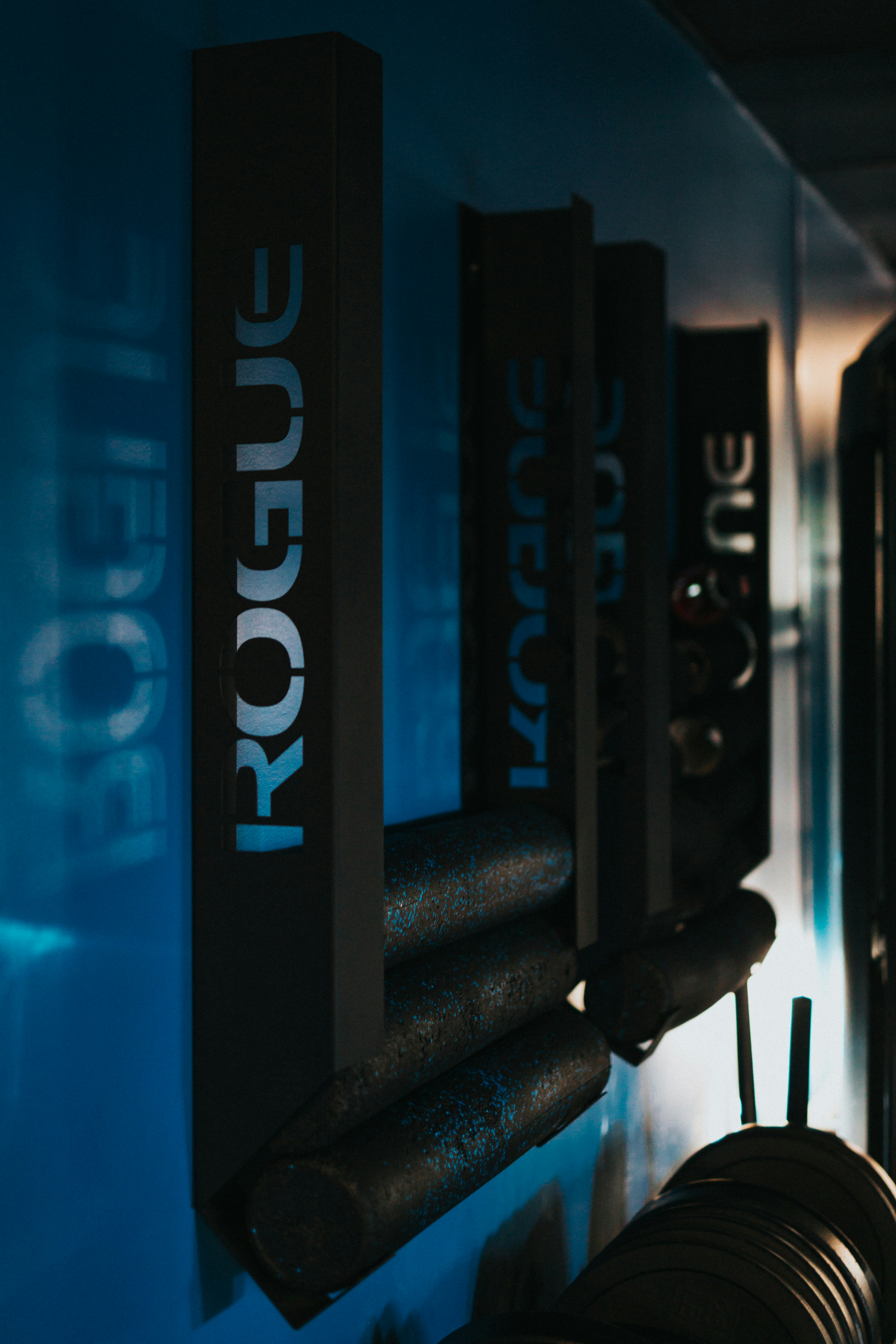 Black and white lenovo laptop photo Free Shelf Image on Unsplash