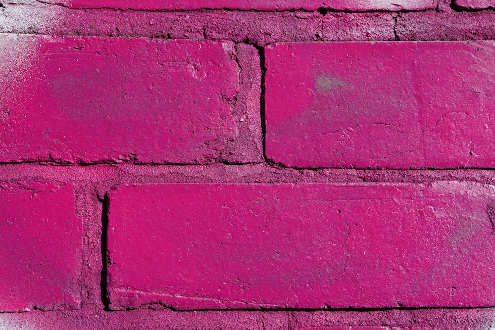 Tường gạch màu đỏ trên nền hồng: Bạn muốn thay đổi không gian sống hoặc làm việc của mình với các cách trang trí mới lạ và độc đáo? Với tường gạch màu đỏ phối hợp cùng nền màu hồng nữ tính, bộ sưu tập ảnh này đem đến cho bạn sự ấn tượng về sự kết hợp màu sắc và kiểu dáng độc đáo.