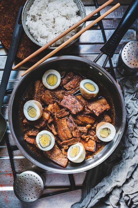 Thịt kho trứng cút
