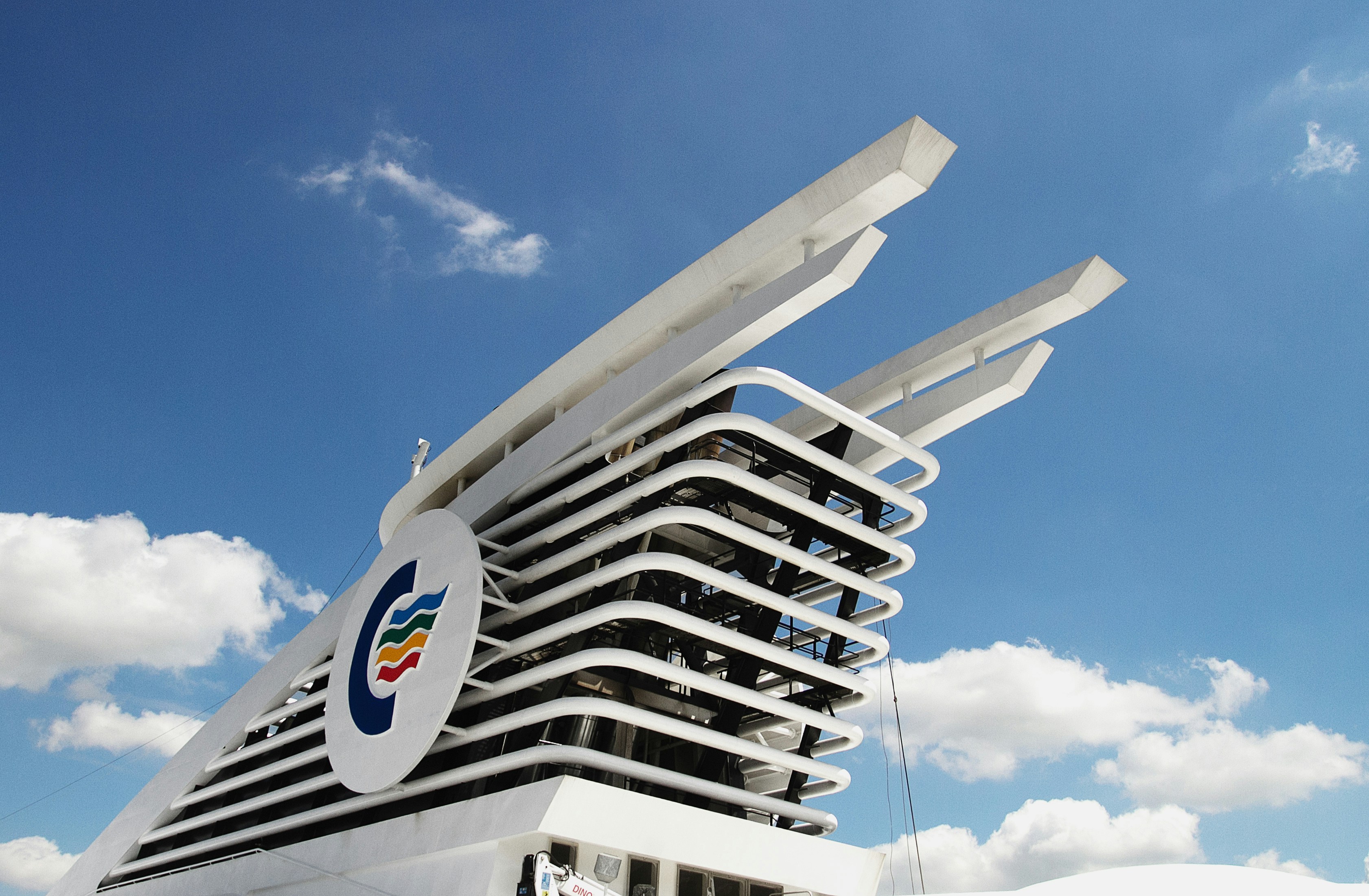 Best Cruise Lines for Data-Driven Travelers: Who Offers the Clearest Apps, Alerts, and Planning Tools?