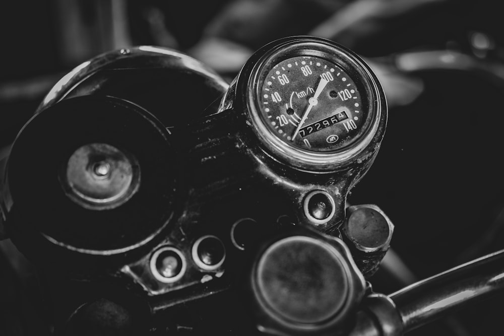 black and silver motorcycle speedometer