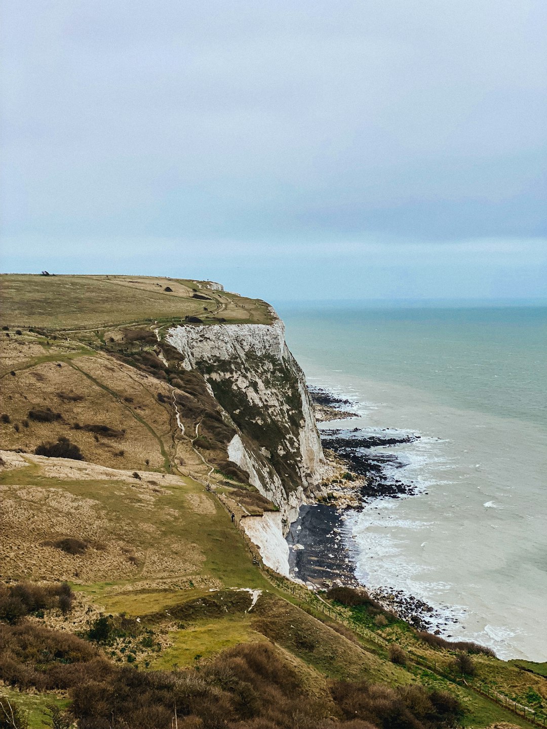 travelers stories about Cliff in Dover, United Kingdom