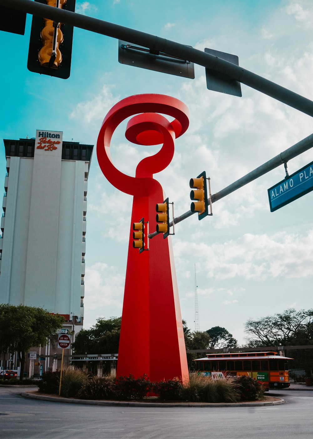 red and yellow traffic light