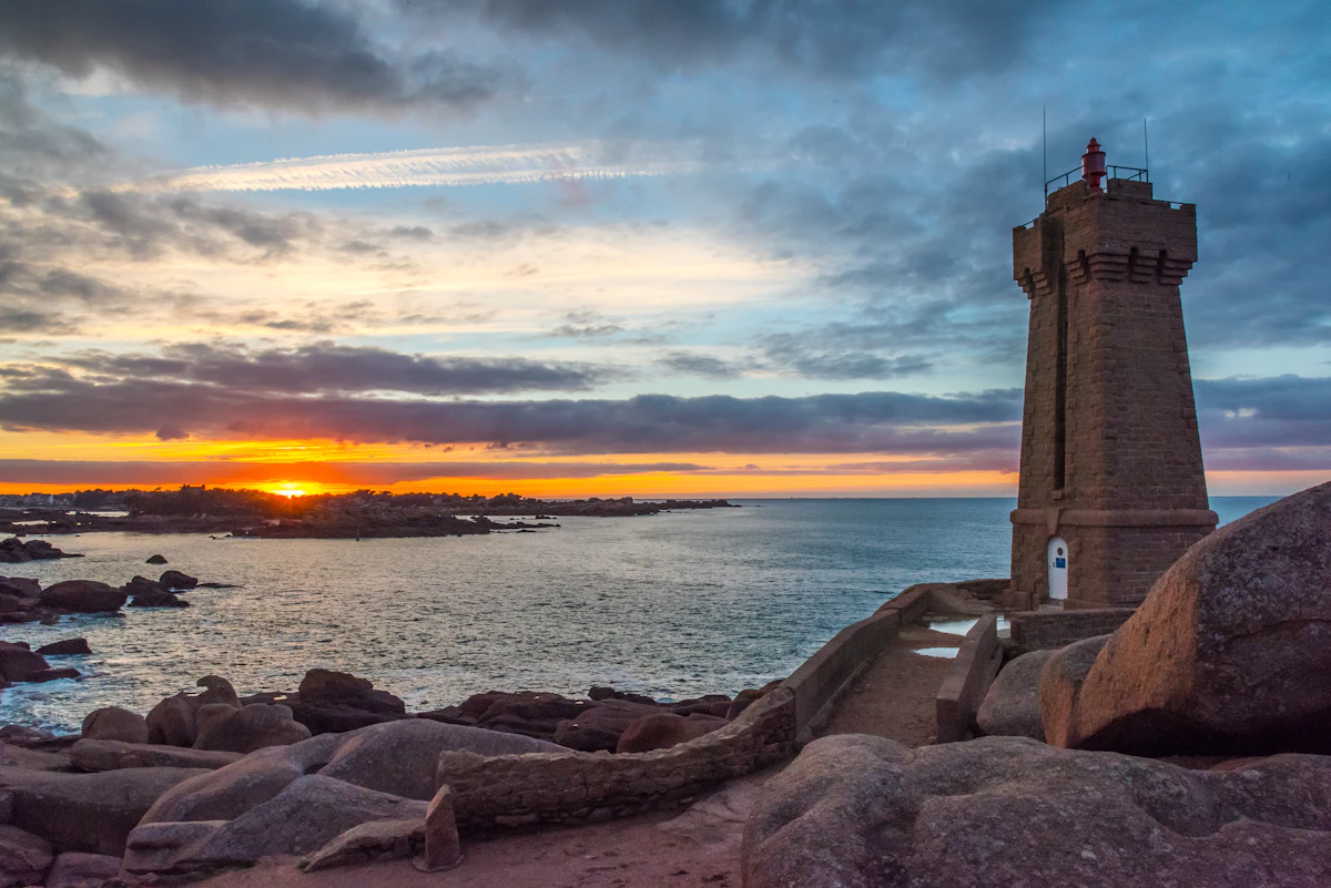Days 4 & 5: The flamboyant Pink Granite Coast
