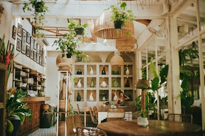 brown wicker chairs and table
