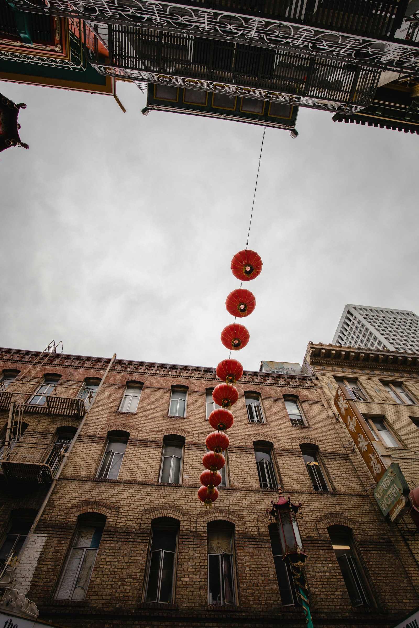 Canon EOS R + Canon EF 16-35mm F4L IS USM sample photo. Red round lanterns on photography