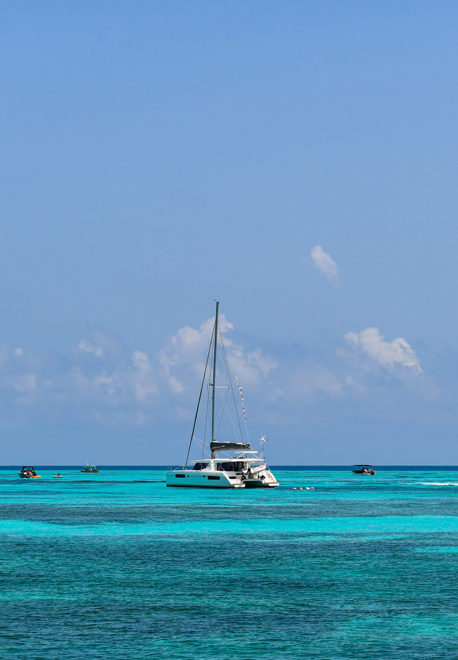Discover the coast, differently.