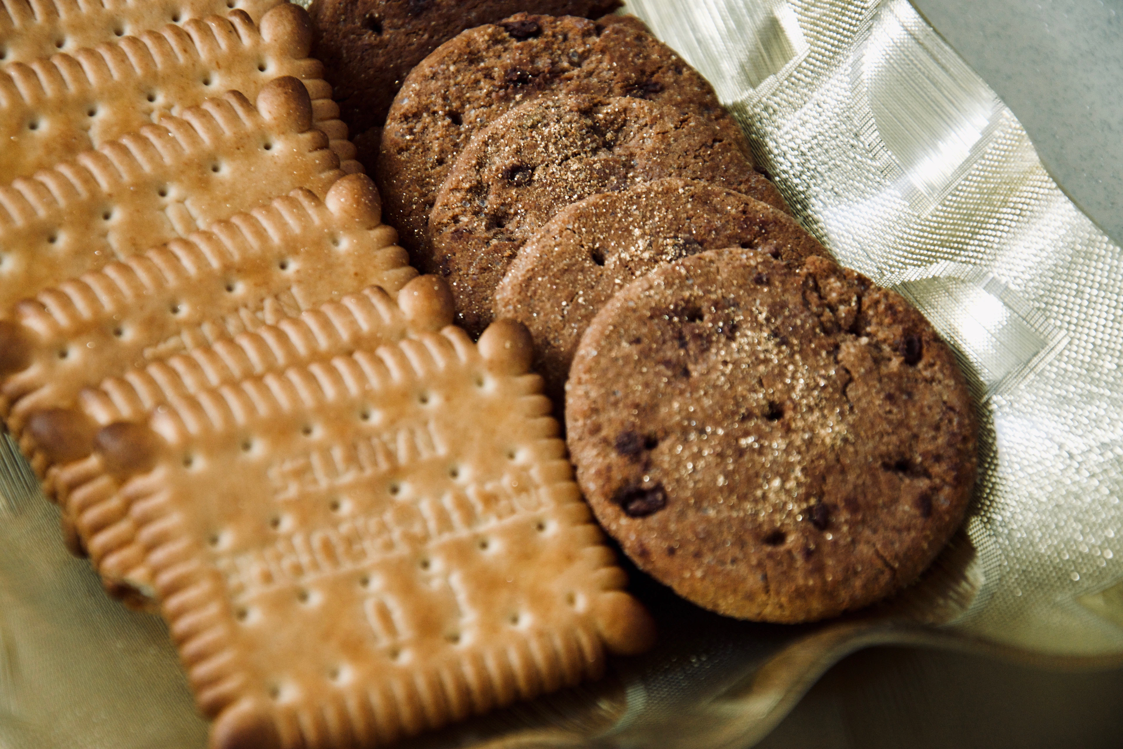 BakeHouse Marie & Choco-Chip Biscuit Combo — image 1