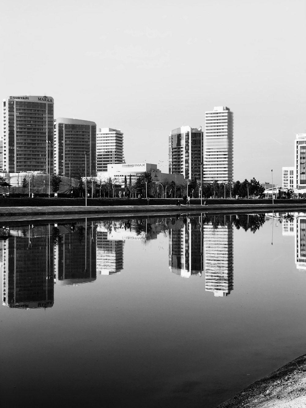 grayscale photo of city skyline