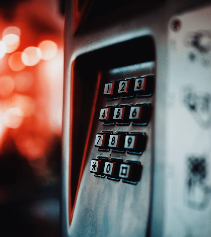 smartphone displaying encrypted connection (variant 2)