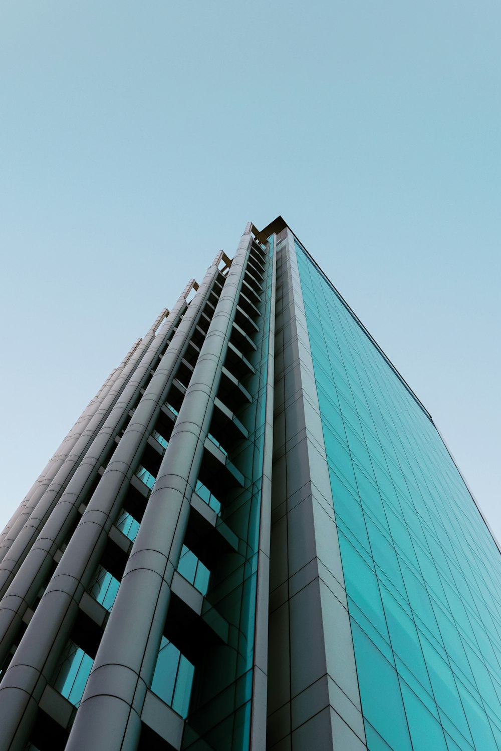 blue and gray concrete building