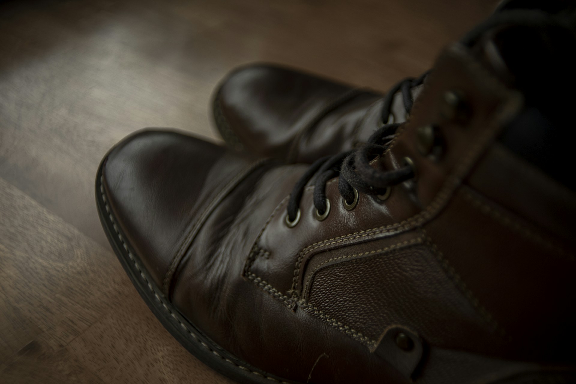 brown leather lace up shoe