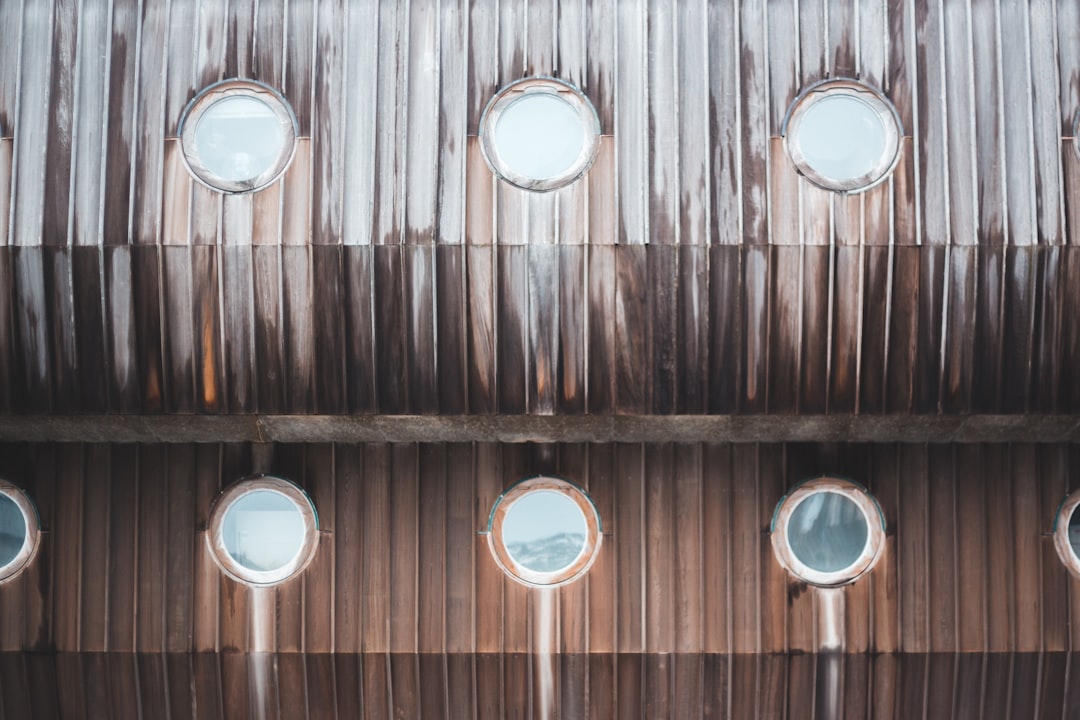 brown and white round ceiling light